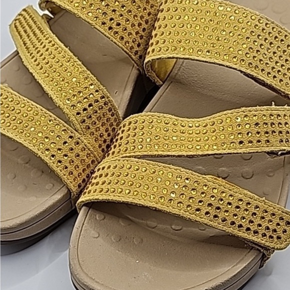 Vionic Pacific Alexis buttercup yellow sandals. - Picture 2 of 6